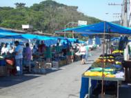 Feira no bairro Manoel Honório.